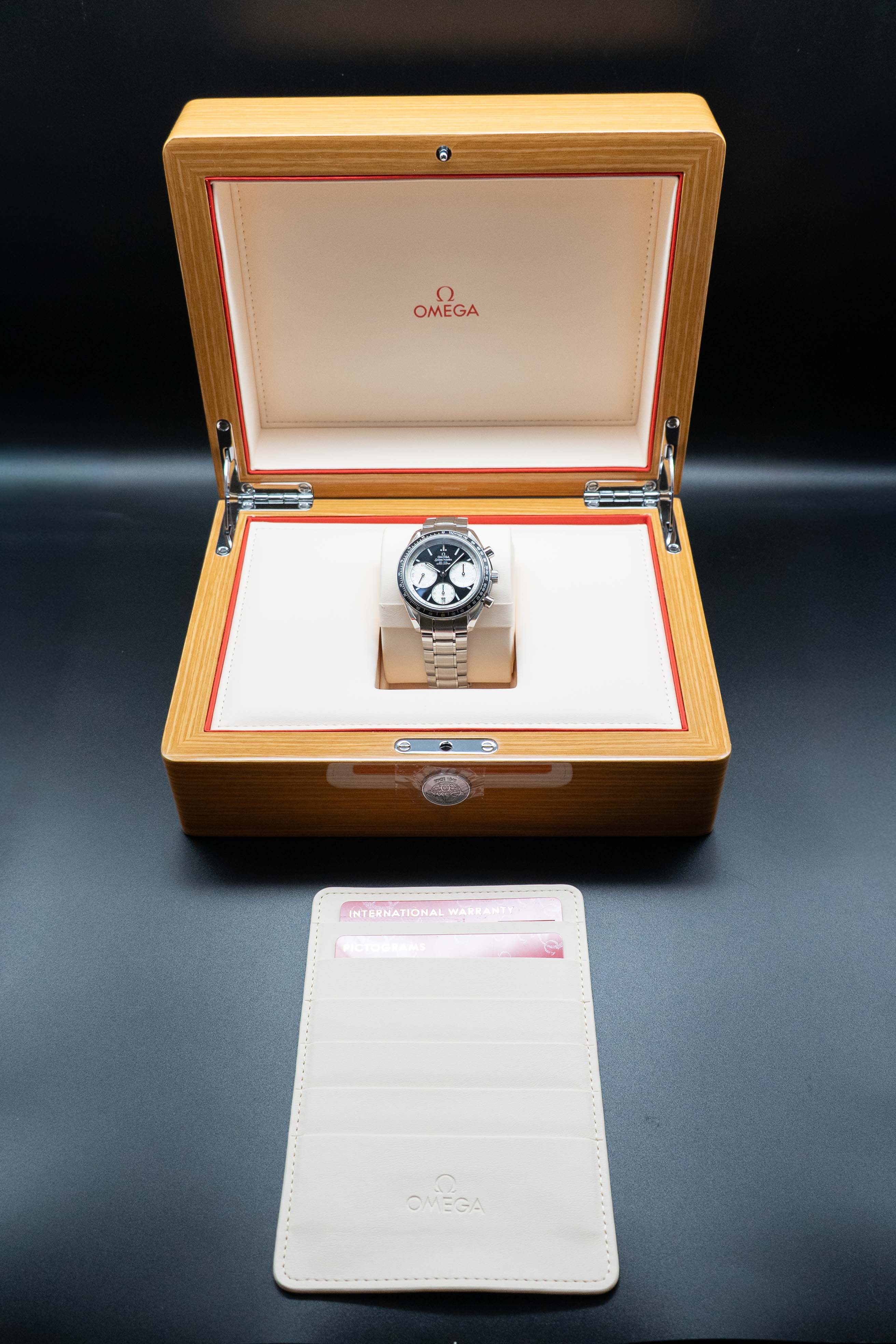 Omega Speedmaster Racing 326.30.40.50.01.002 Panda 2023 Fullset