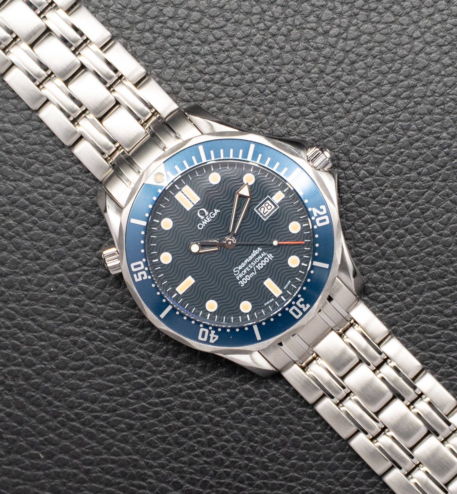 Omega Seamaster James Bond 2541.80 Papers 1998