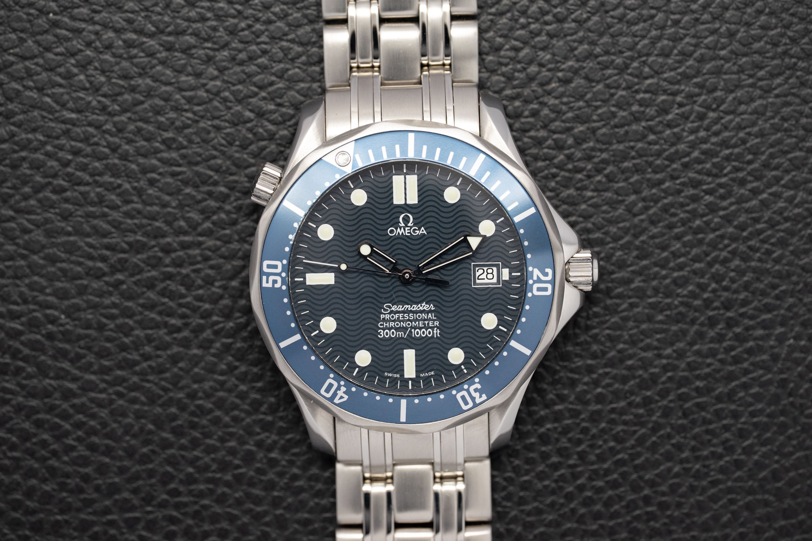 Omega Seamaster 2531.80 James Bond 2001 Papers