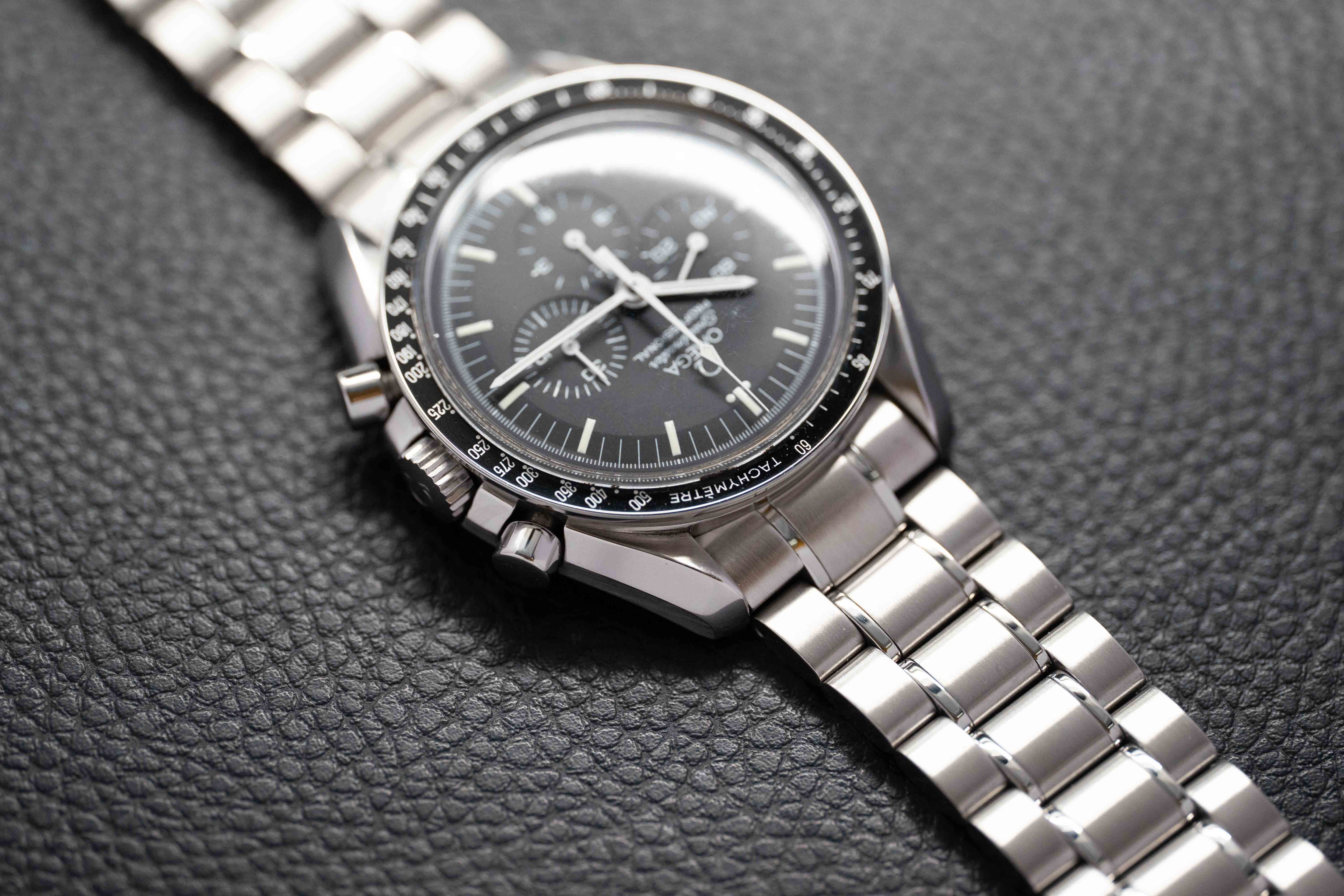 Omega Speedmaster Moonwatch 3572.50 Glass Bottom 2005