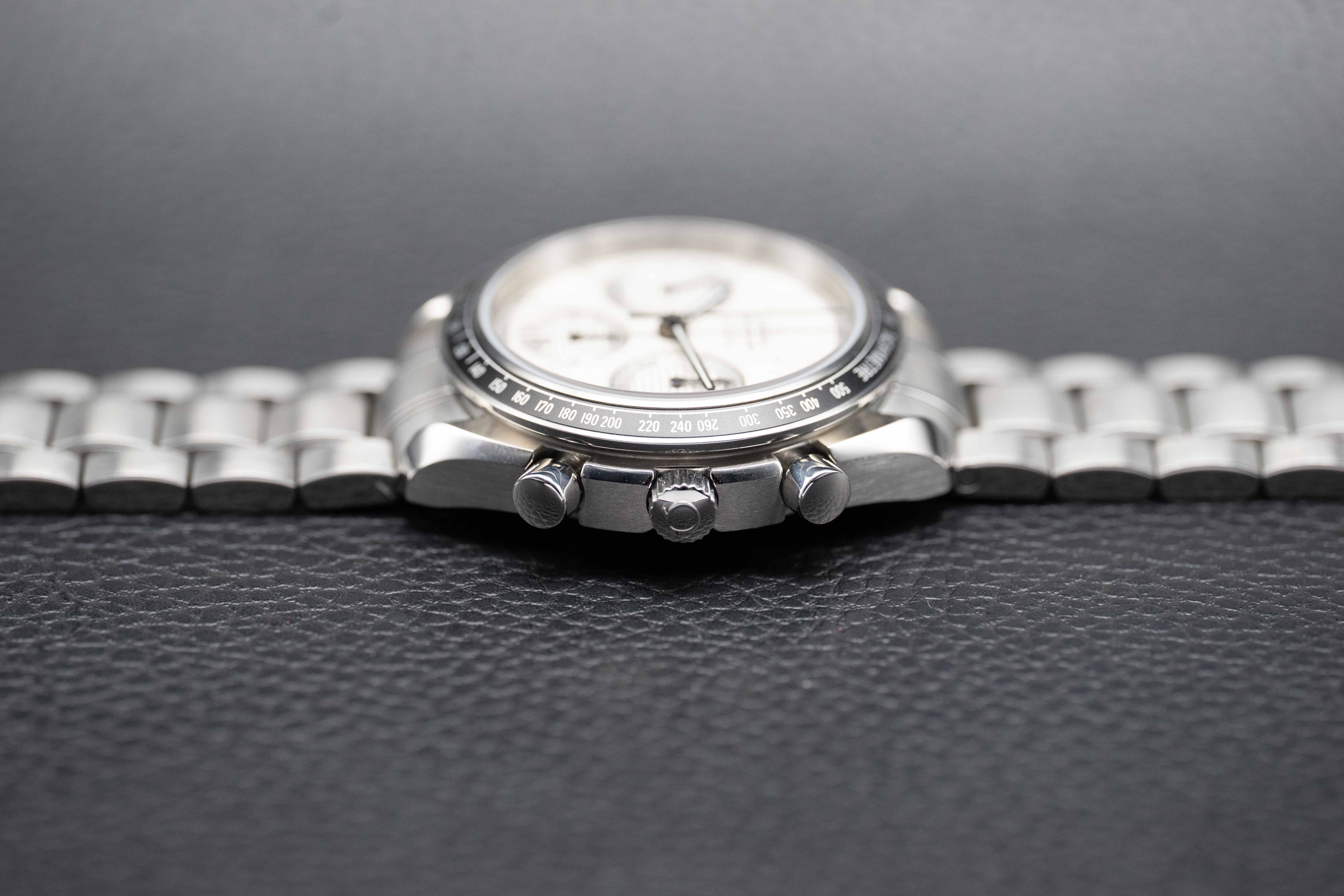 Omega Speedmaster Racing 326.30.40.50.02.001 Albino Fullset 2024 Box+Papers