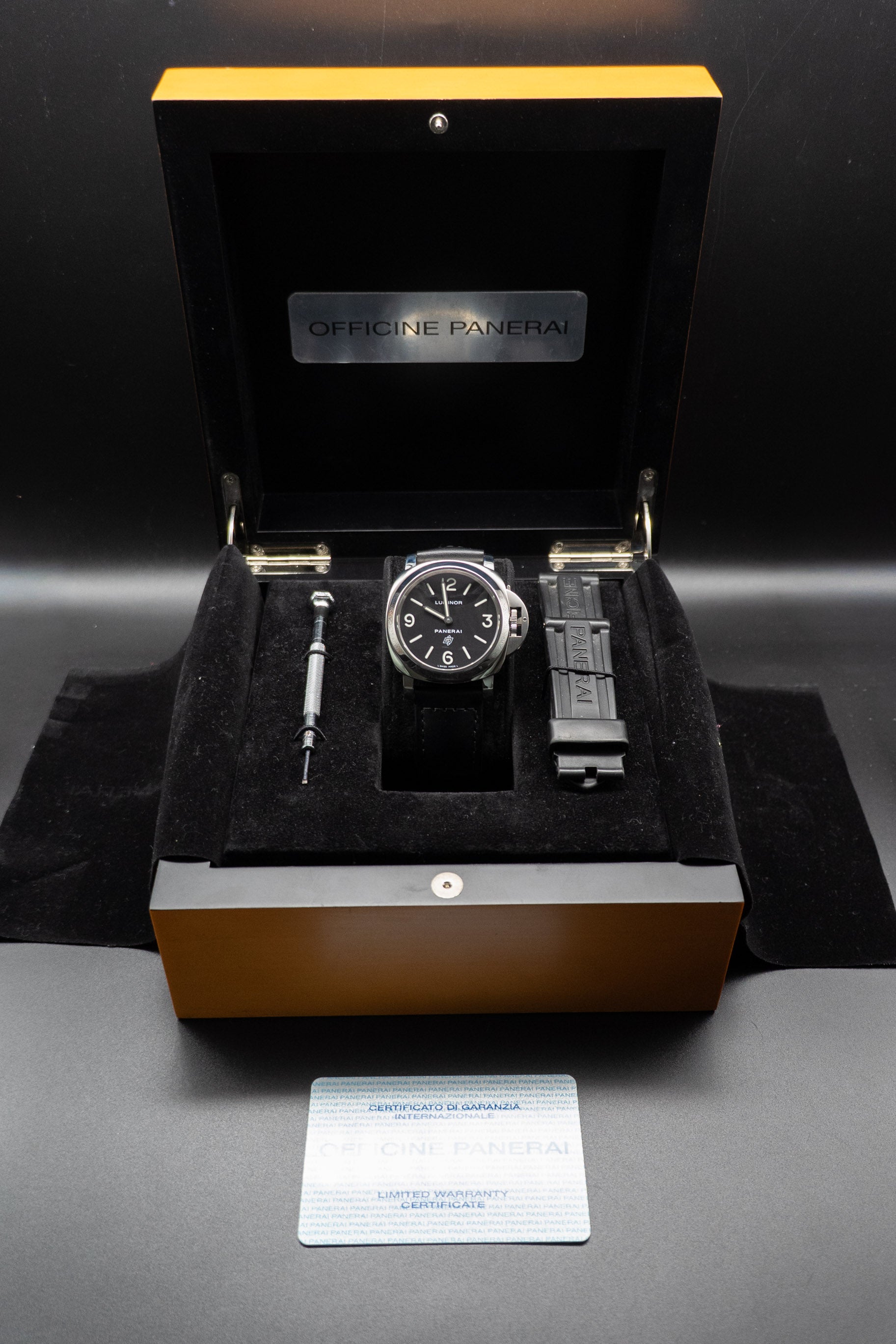 Panerai Luminor Base PAM00000 Fullset 2012 Box+Papers