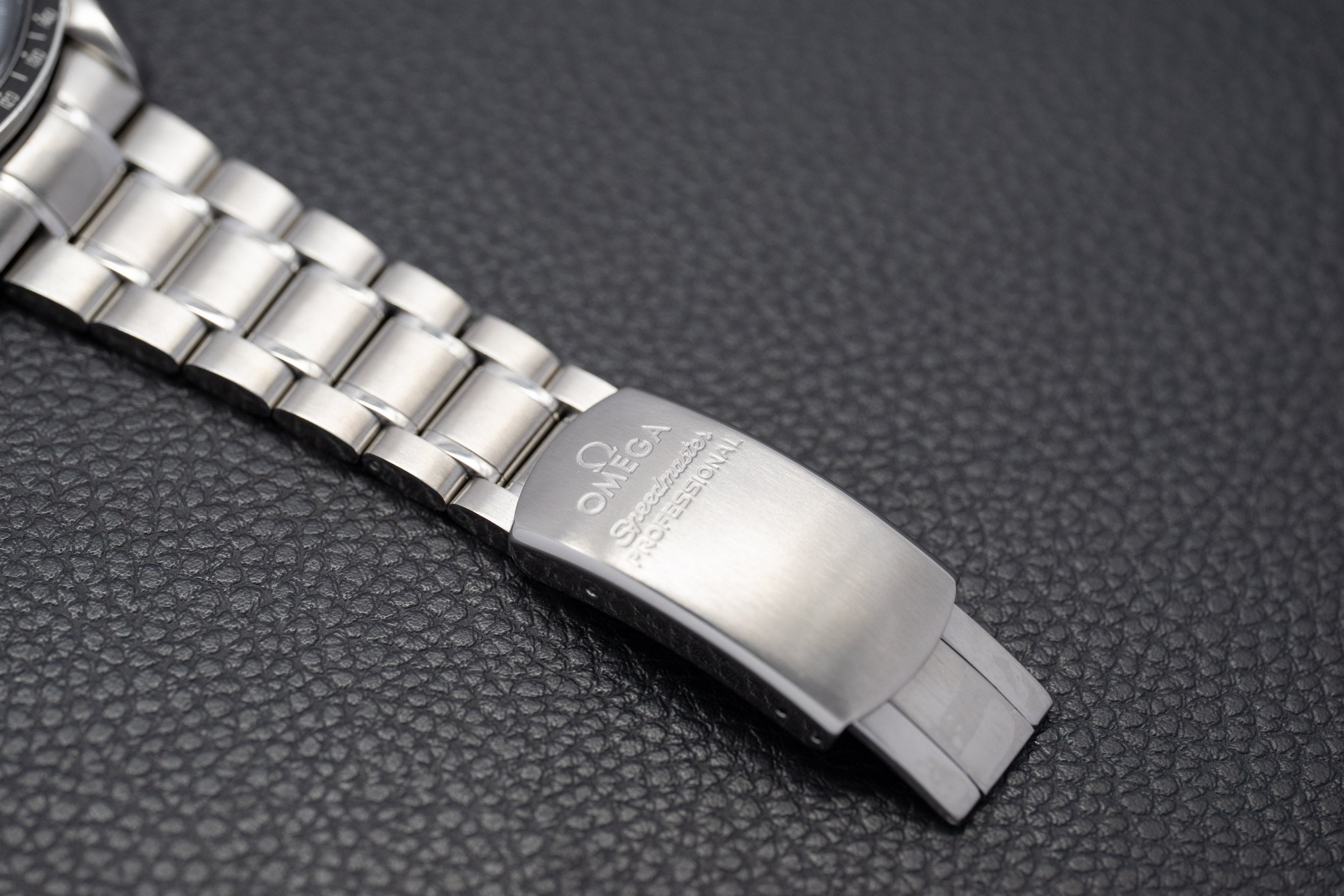 Omega Speedmaster Moonwatch 3570.50 Black Dial 2001