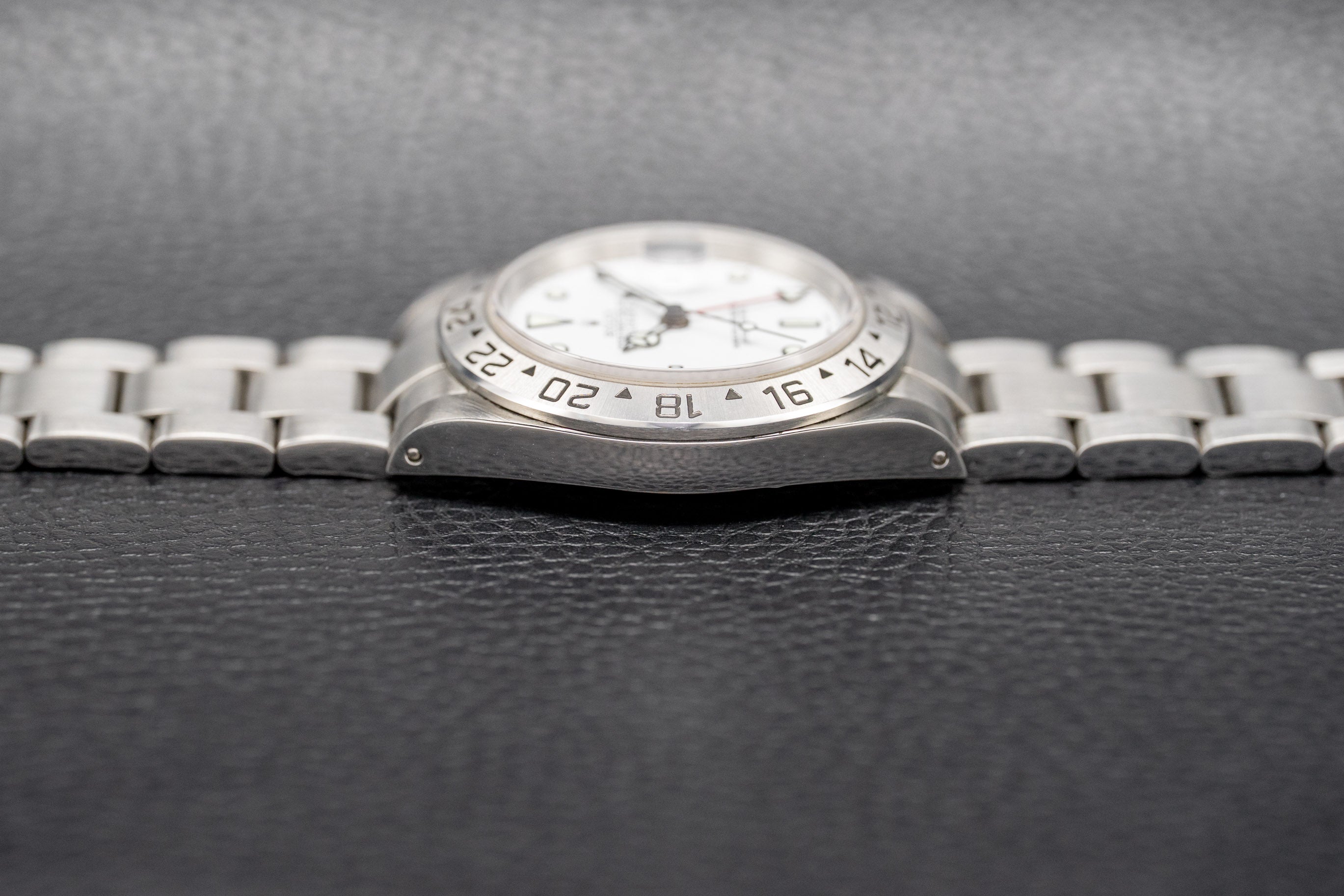 Rolex Explorer 2 Polar 16570 Fullset 2002 Box+Papers