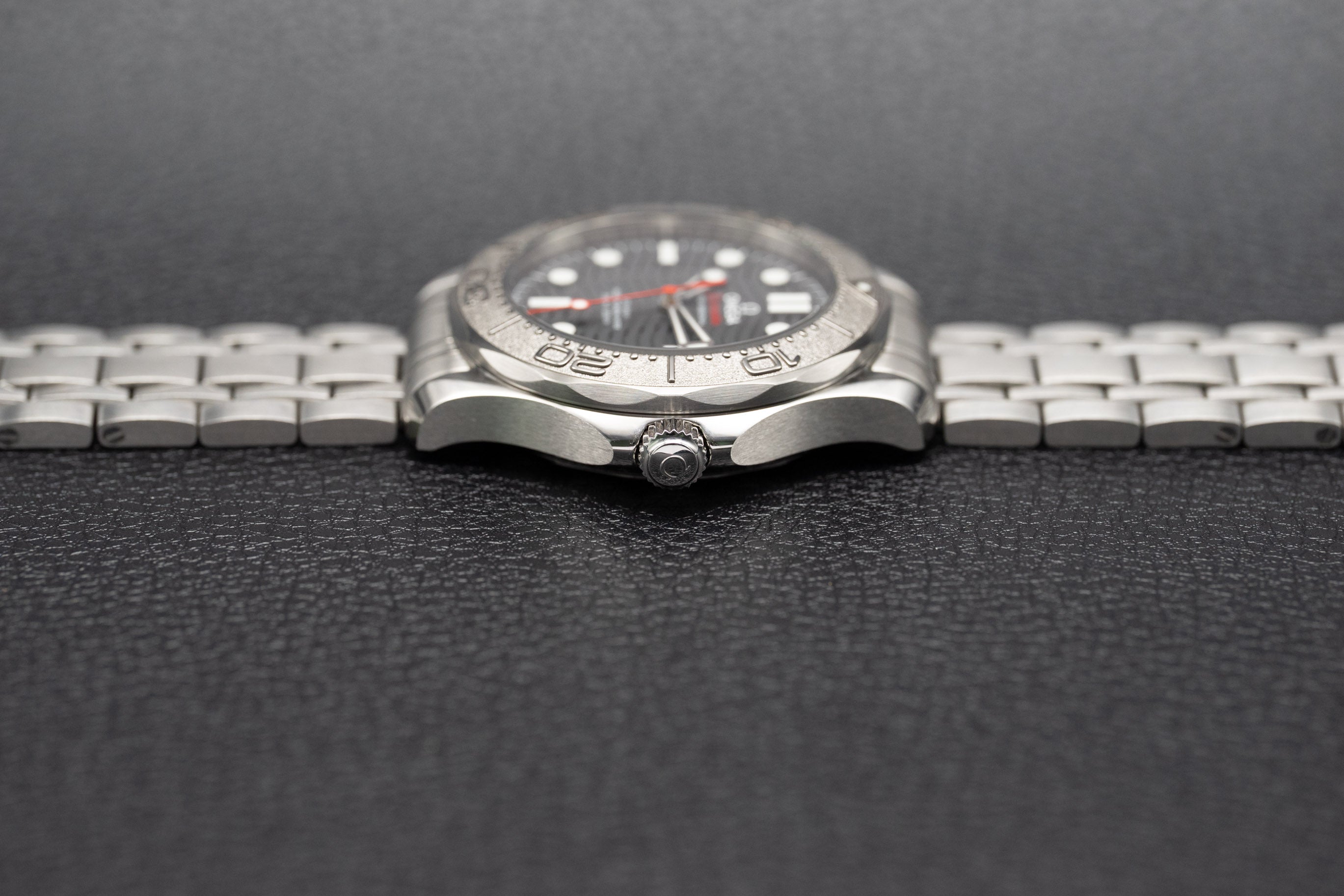Omega Seamaster Diver 300 210.30.42.20.01.002 Fullset 2025 Box+Papers