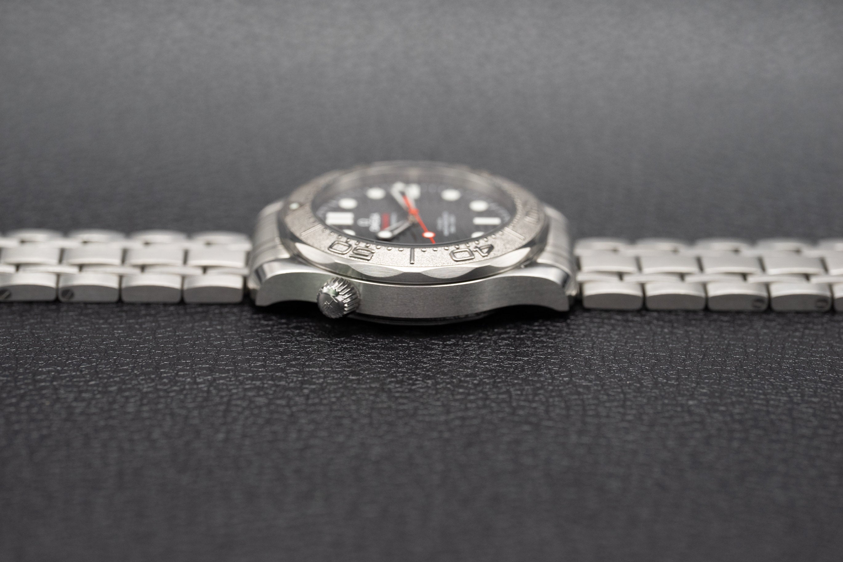 Omega Seamaster Diver 300 210.30.42.20.01.002 Fullset 2025 Box+Papers