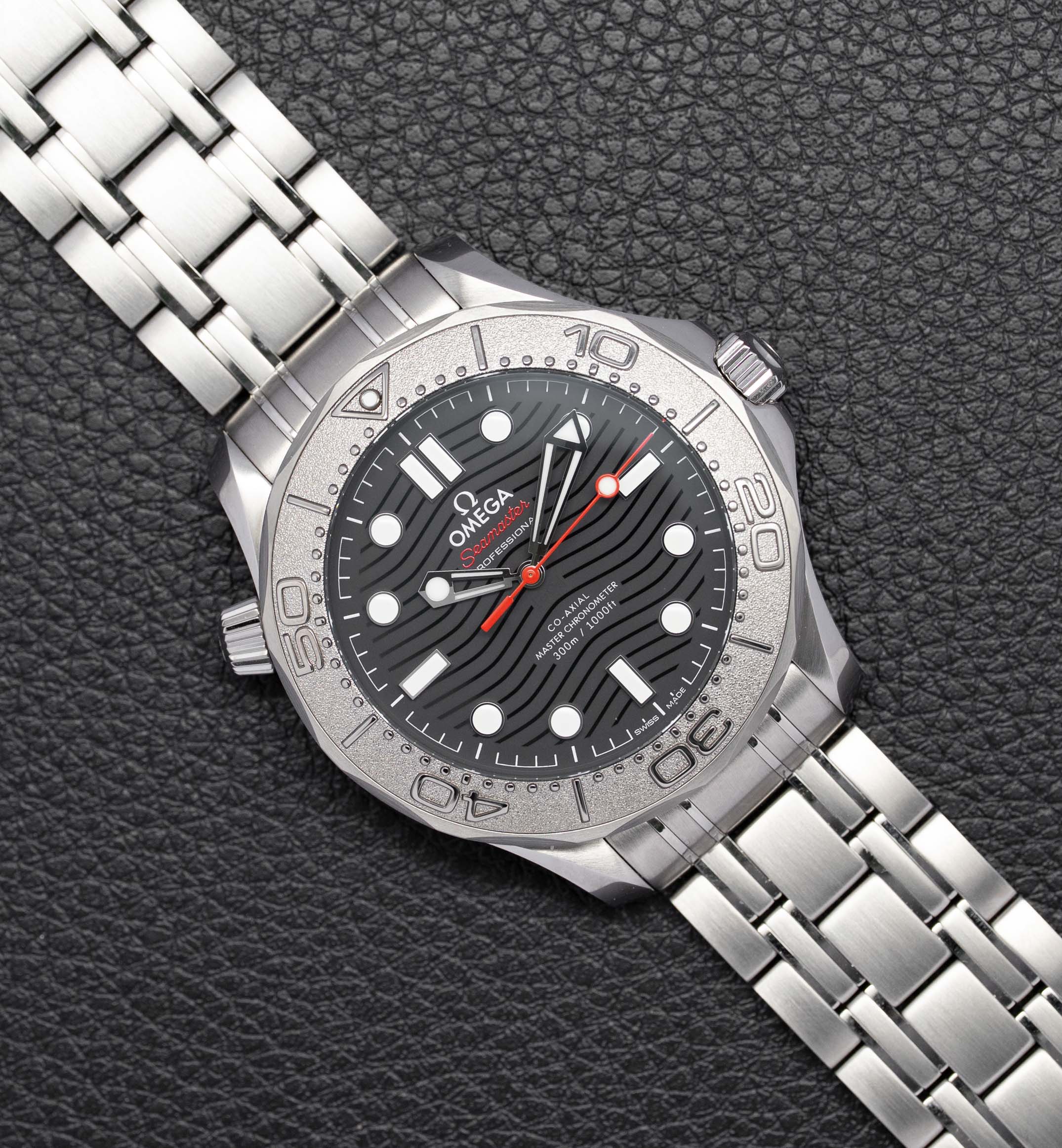 Omega Seamaster Diver 300 210.30.42.20.01.002 Fullset 2025 Box+Papers