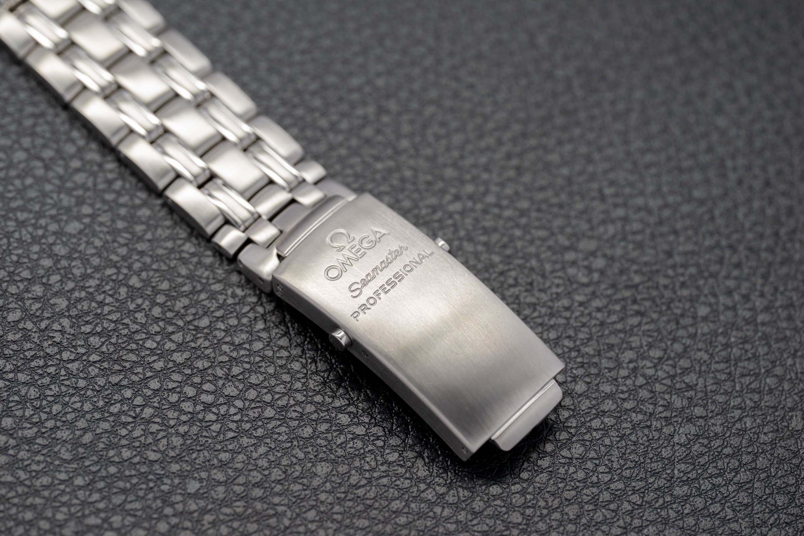 Omega Seamaster Diver 2222.80 Blue Dial 2010