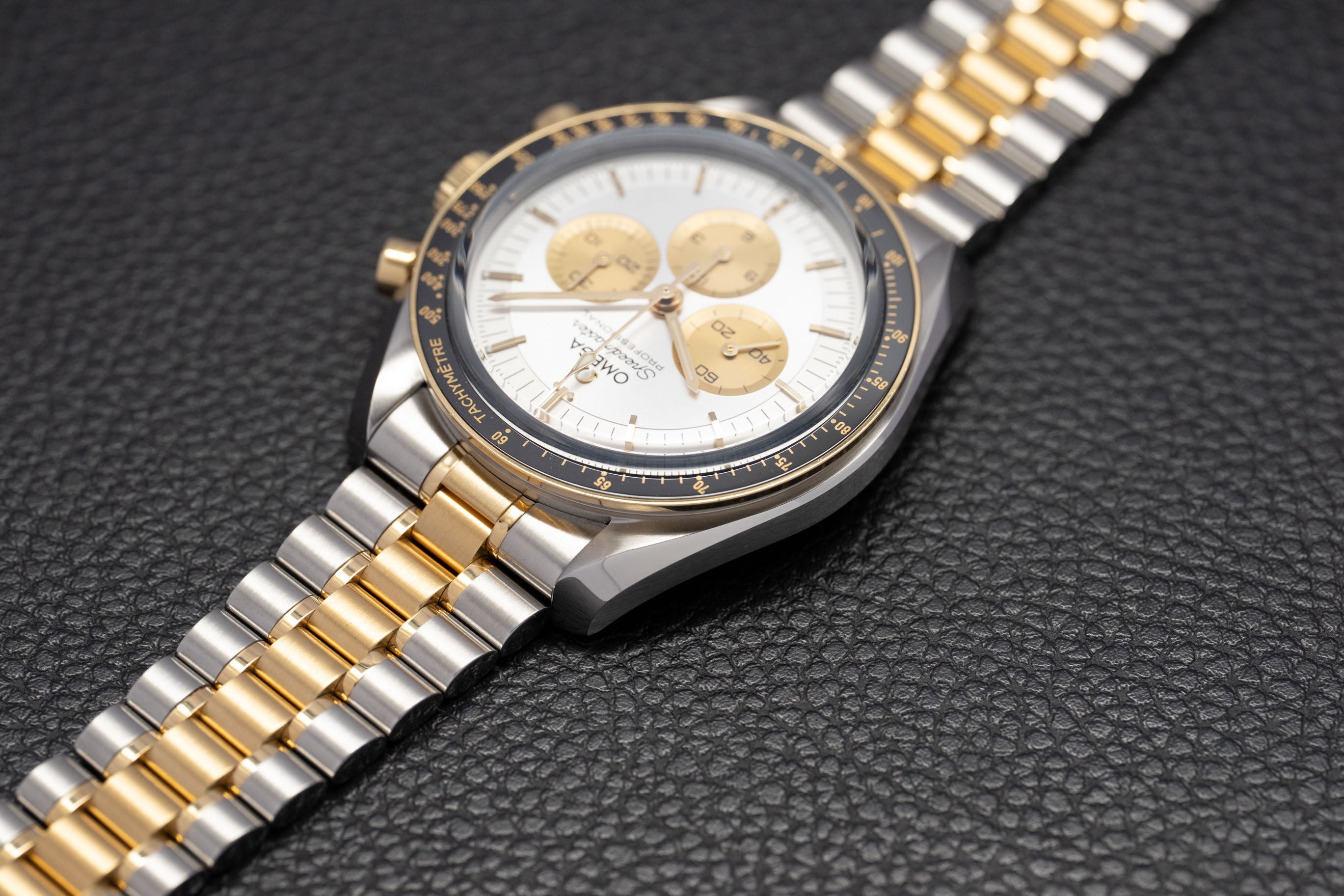 Omega Speedmaster Professional Moonwatch 310.20.42.50.02.001 Fullset 2024 Box+Papers