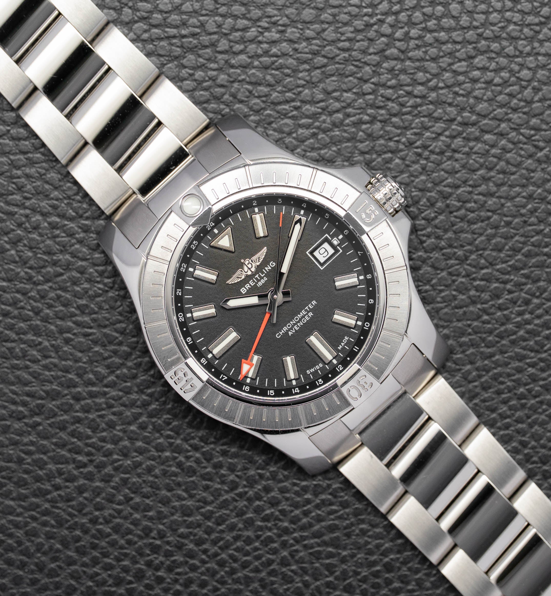 Breitling Avenger GMT A32397 Fullset 2024 Box+Papers