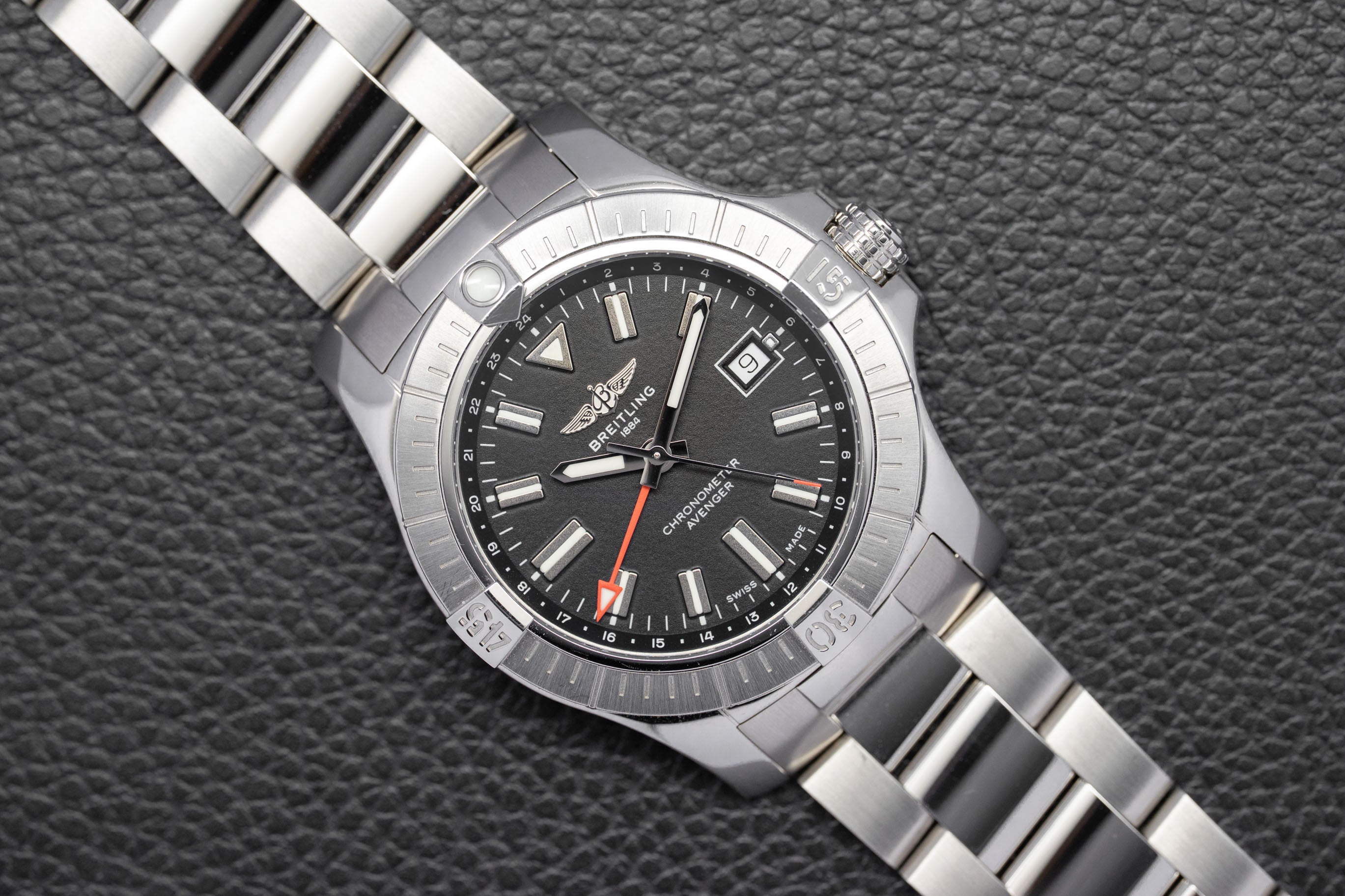 Breitling Avenger GMT A32397 Fullset 2024 Box+Papers