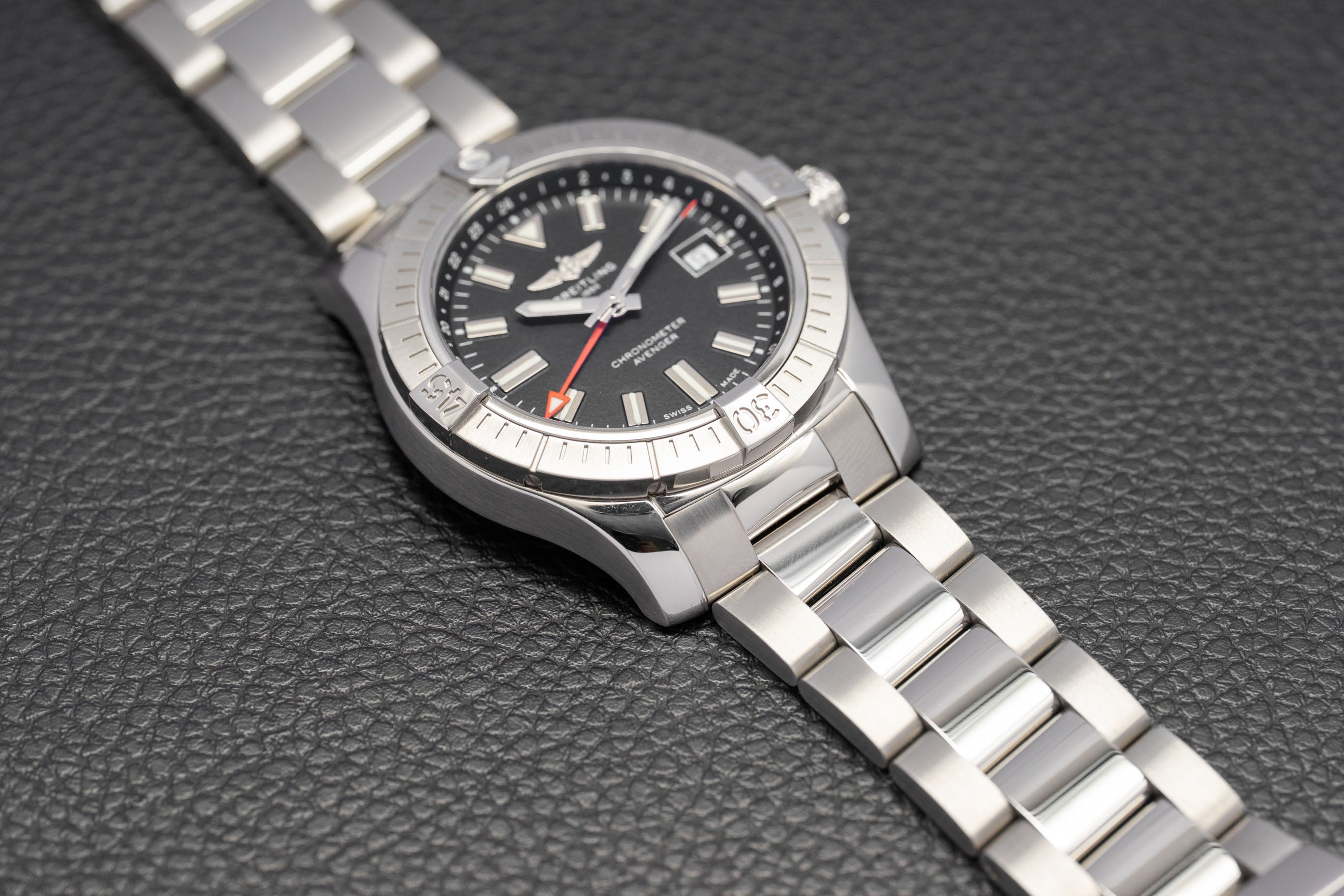 Breitling Avenger GMT A32397 Fullset 2024 Box+Papers
