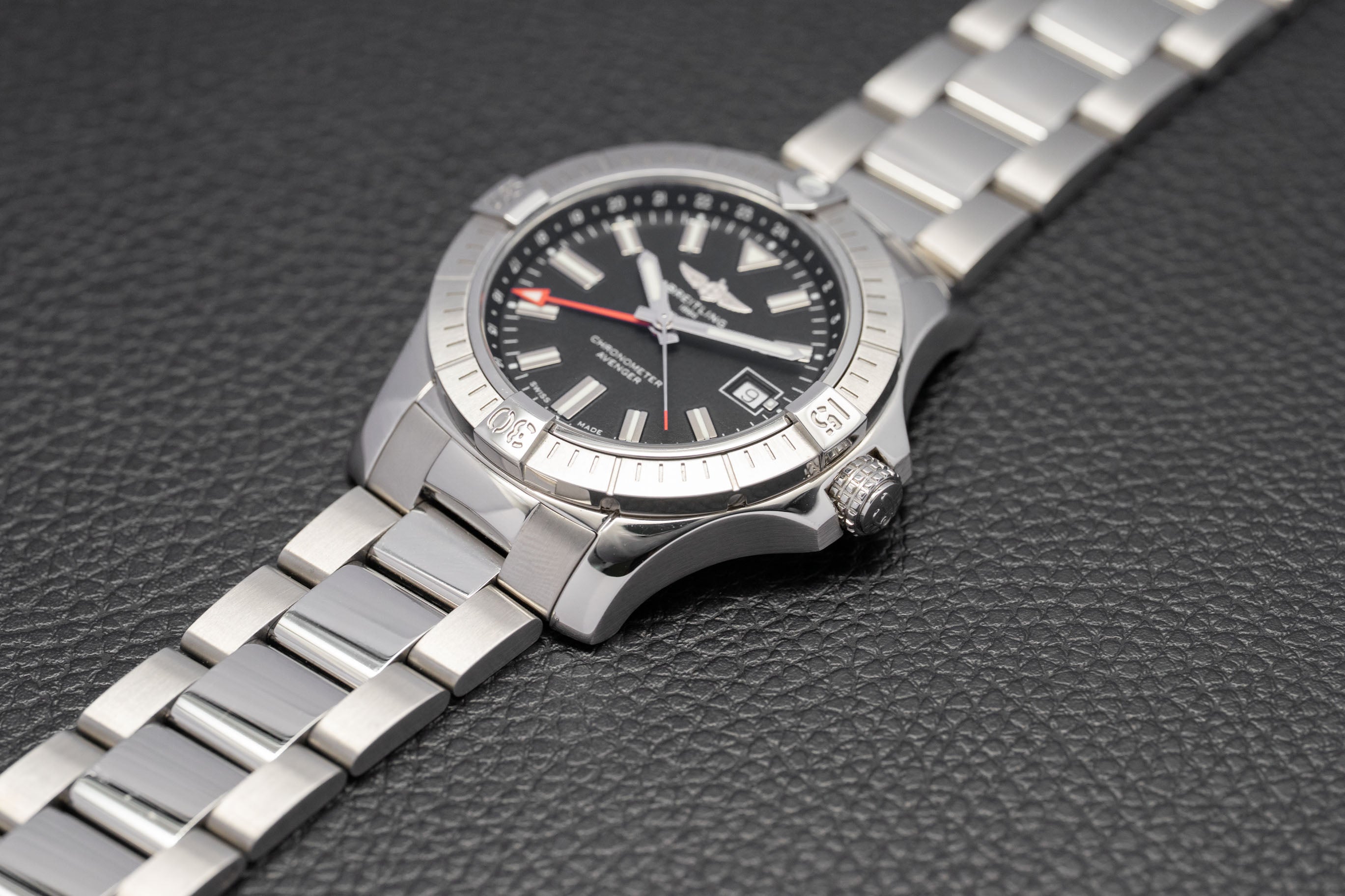 Breitling Avenger GMT A32397 Fullset 2024 Box+Papers