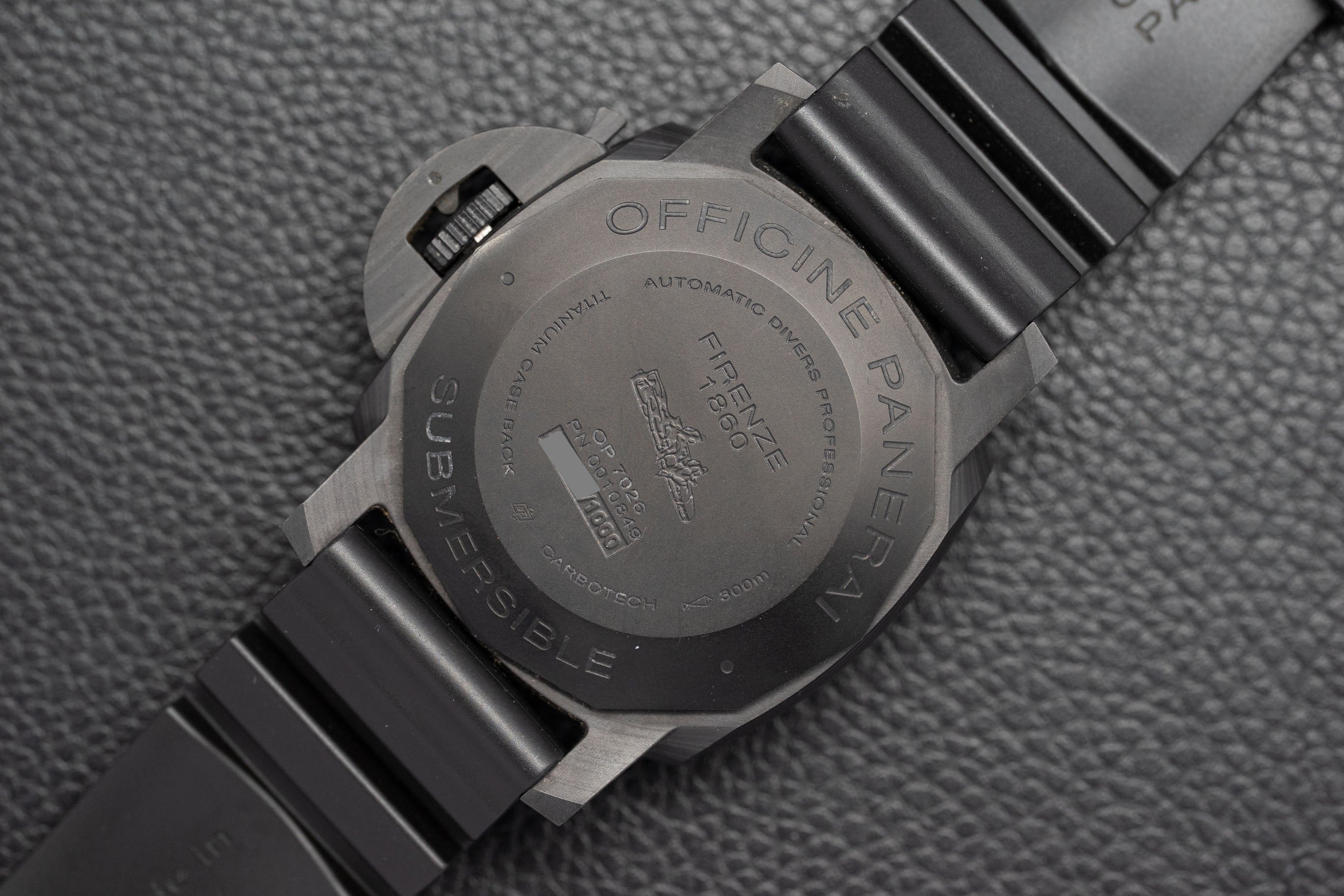 Panerai Luminor Submersible Carbotech PAM00616 Fullset 2019 Box+Papers